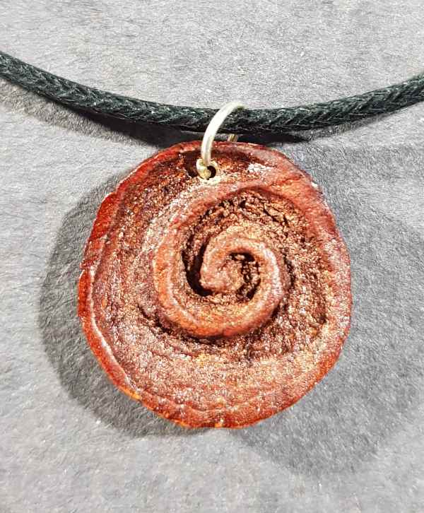 Avocado stone carved necklace 2, Swirl